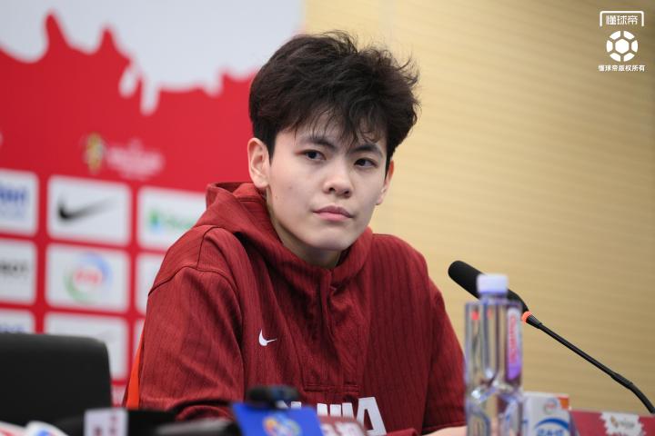  竞技场上的多维演进：从卓越个体到领袖意志的自我重塑 体育新闻 竞技场上的多维演进：从卓越个体到领袖意志的自我重塑 体育新闻