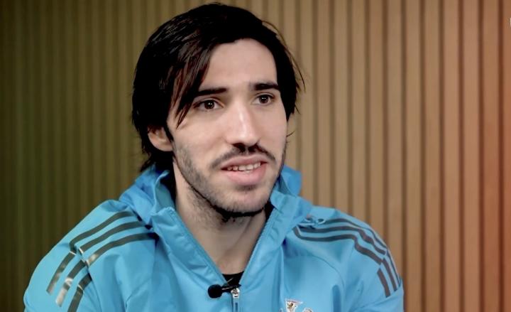  深蓝色的遗憾与重生：托纳利眼中的意大利救赎之路 体育新闻 深蓝色的遗憾与重生：托纳利眼中的意大利救赎之路 体育新闻