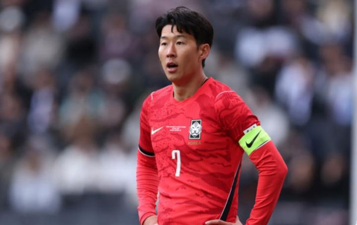  职业焦虑与战术修正：韩国队千场里程碑之殇的深度剖析 体育新闻