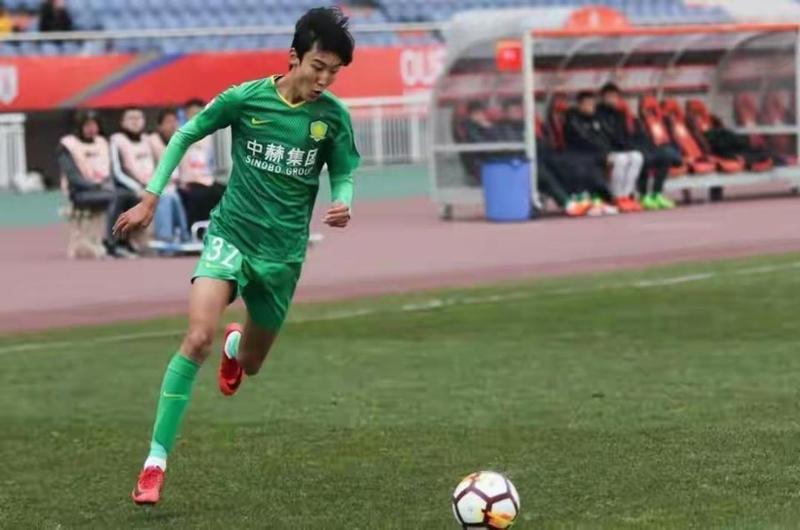  技术视角下的泰山锋线困局：一名中锋引援失败的深层剖析 体育新闻