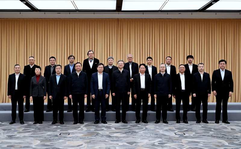  【技术解密】2870.6万标箱背后的效率密码：洋山港如何三年蝉联全球效率冠军 新闻