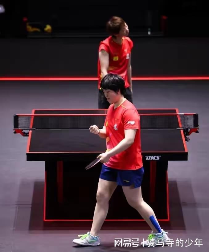  追梦路上的泪水与坚持：两个女孩，一座大满贯的距离 情感心理