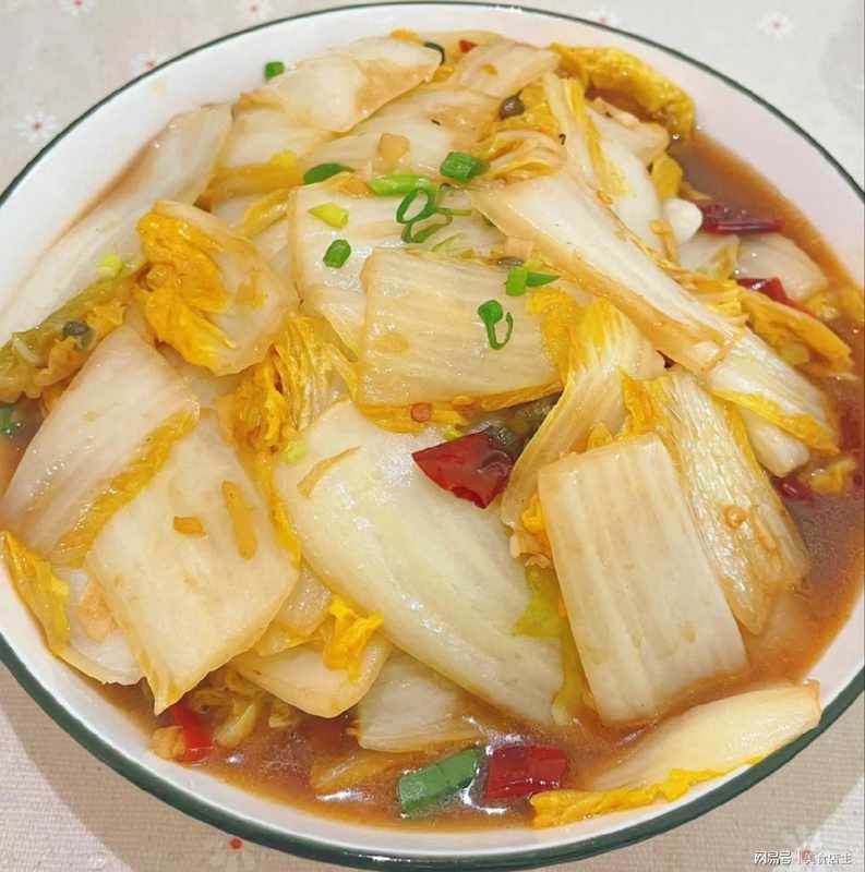  碱性食物与雌激素调控：女性抗衰老饮食的科学机制与实操方案 健康养生
